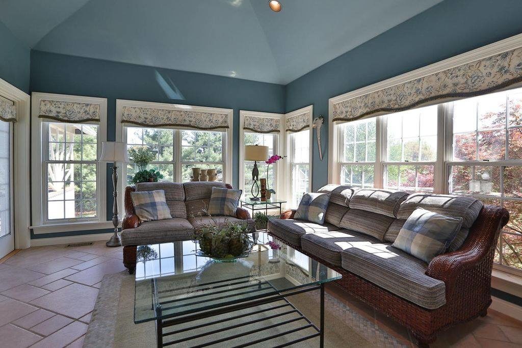 A sunroom before Jennifer Smith's designer touches.