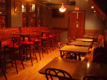 Maxwell's on Main inside