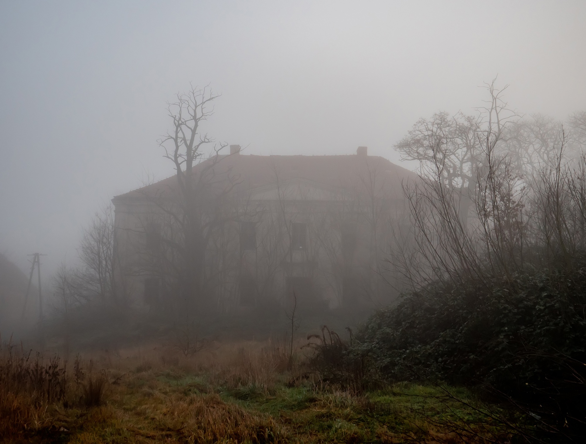 old abandoned manor in the fog old abandoned manor in the fog